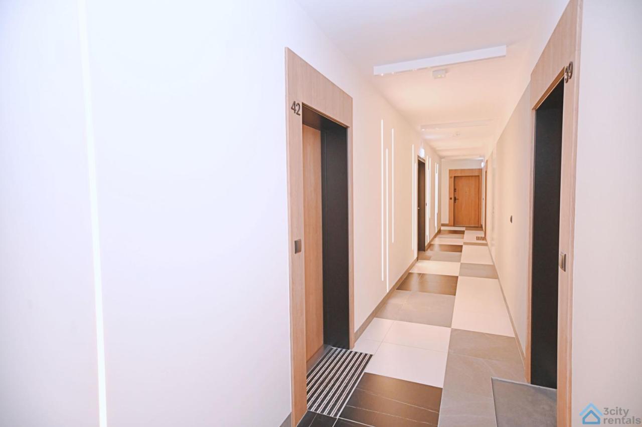 Beige 3City Apartment With Parking In Gdansk By Noclegi Renters Ngoại thất bức ảnh